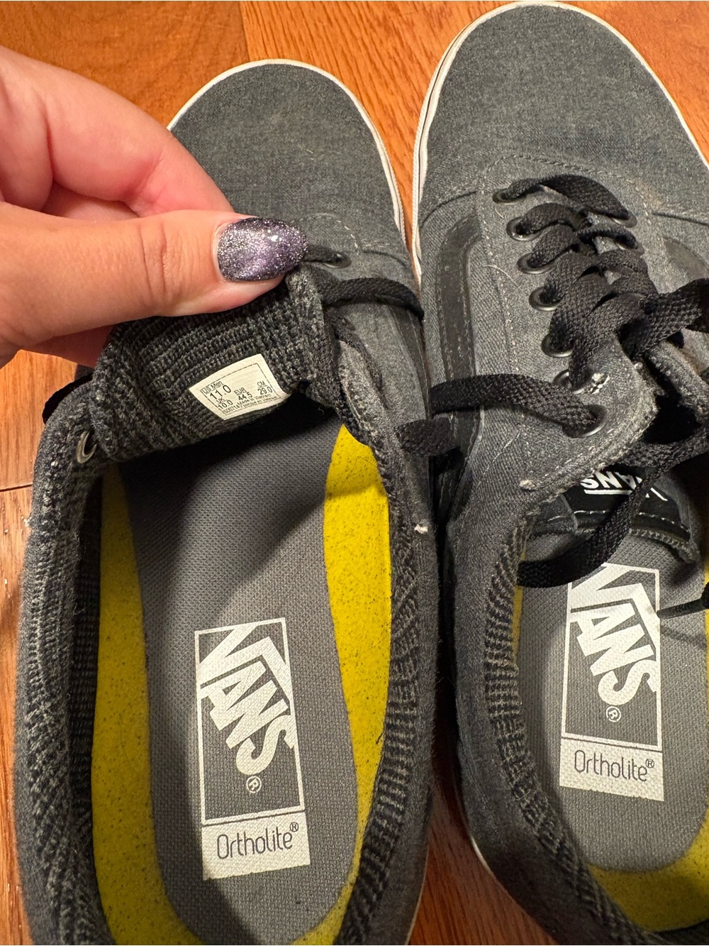 Mens Vans - Picture 3 of 5